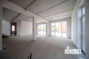 Дом 225м&sup2;, 2-этажный, участок 6 сот.  