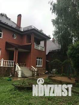 Коттедж 350м², 3-этажный, участок 12 сот.  