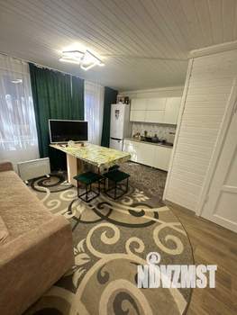 Дом 100м&sup2;, 2-этажный, участок 7 сот.  