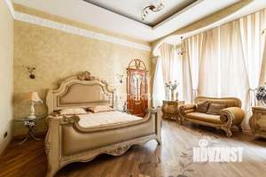 Дом 630м², 3-этажный, участок 10 сот.  