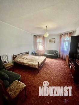 Коттедж 320м², 3-этажный, участок 21 сот.  