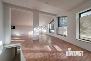 Дом 440м², 3-этажный, участок 6 сот.  