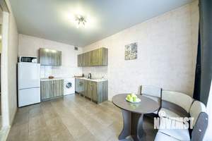 1-к квартира, посуточно, 42м2, 4/10 этаж