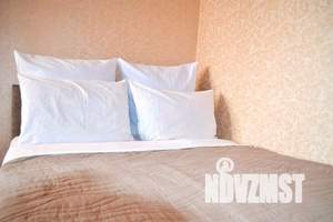 1-к квартира, посуточно, 42м2, 7/14 этаж