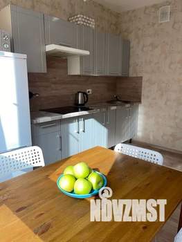 1-к квартира, посуточно, 37м2, 4/25 этаж