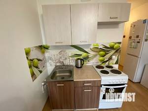 Студия квартира, посуточно, 35м2, 10/22 этаж