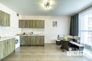 1-к квартира, посуточно, 42м2, 4/10 этаж