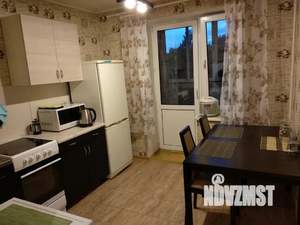 1-к квартира, посуточно, 42м2, 4/10 этаж