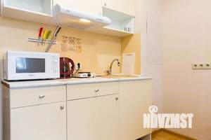 Студия квартира, посуточно, 24м2, 1/25 этаж