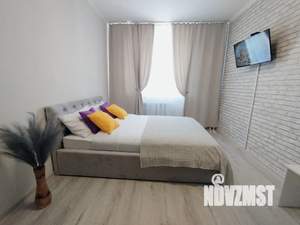 Студия квартира, посуточно, 23м2, 1/25 этаж