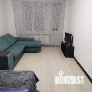 1-к квартира, посуточно, 47м2, 1/17 этаж
