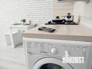 Студия квартира, посуточно, 23м2, 1/25 этаж