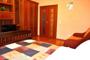 1-к квартира, посуточно, 38м2, 2/18 этаж