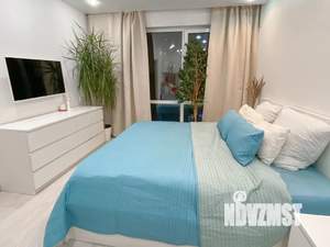 1-к квартира, посуточно, 40м2, 10/17 этаж