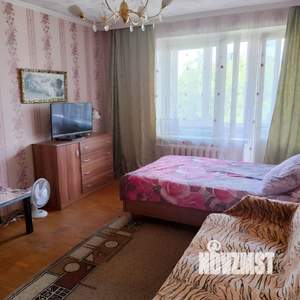 1-к квартира, посуточно, 40м2, 4/9 этаж