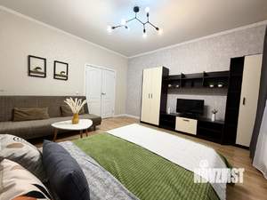 1-к квартира, посуточно, 40м2, 18/18 этаж