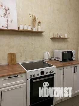 1-к квартира, посуточно, 40м2, 18/25 этаж