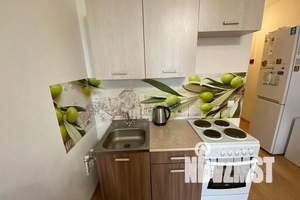 1-к квартира, посуточно, 35м2, 10/22 этаж