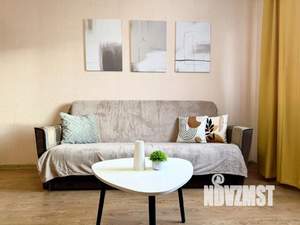 1-к квартира, посуточно, 42м2, 1/1 этаж