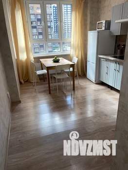 1-к квартира, посуточно, 37м2, 4/25 этаж