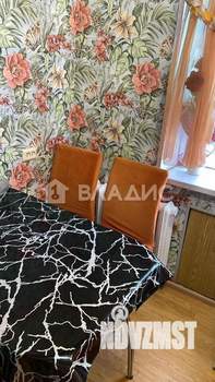 2-к квартира, вторичка, 44м2, 1/4 этаж