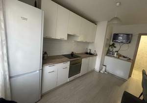 2-к квартира, вторичка, 63м2, 1/17 этаж