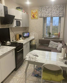 4-к квартира, вторичка, 77м2, 9/9 этаж