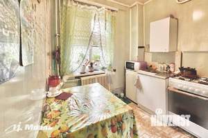 3-к квартира, вторичка, 62м2, 1/2 этаж