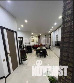 2-к квартира, вторичка, 71м2, 1/4 этаж