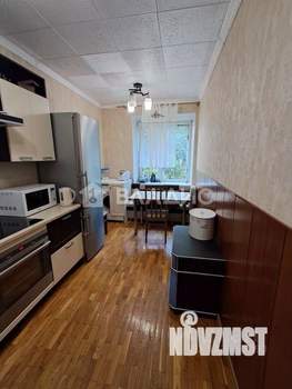 2-к квартира, вторичка, 64м2, 1/7 этаж