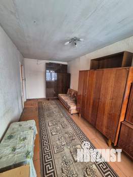 2-к квартира, вторичка, 42м2, 1/4 этаж