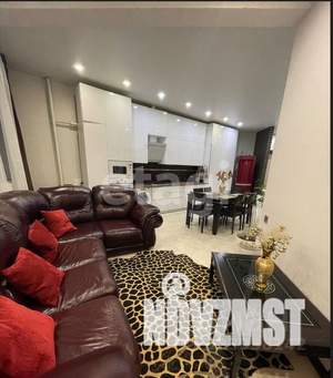 2-к квартира, вторичка, 71м2, 1/4 этаж