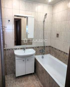 2-к квартира, вторичка, 64м2, 1/16 этаж
