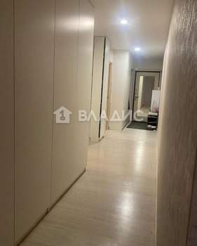 2-к квартира, вторичка, 63м2, 1/17 этаж