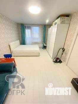 1-к квартира, вторичка, 42м2, 8/17 этаж