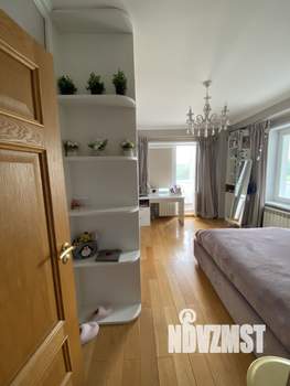 4-к квартира, вторичка, 135м2, 4/19 этаж
