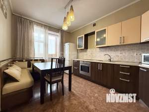 2-к квартира, вторичка, 63м2, 9/17 этаж