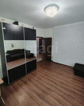 2-к квартира, вторичка, 57м2, 1/3 этаж