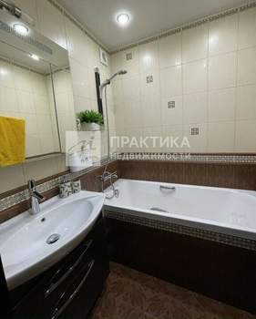 2-к квартира, вторичка, 63м2, 14/14 этаж