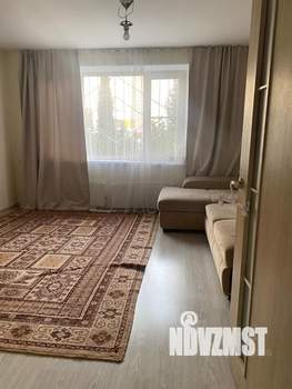 2-к квартира, вторичка, 63м2, 1/17 этаж