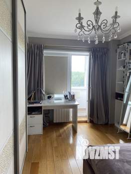 4-к квартира, вторичка, 135м2, 4/19 этаж
