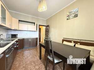 2-к квартира, вторичка, 63м2, 9/17 этаж