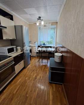 2-к квартира, вторичка, 64м2, 1/7 этаж