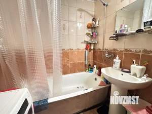 3-к квартира, вторичка, 64м2, 1/9 этаж