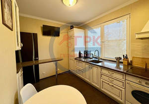 2-к квартира, вторичка, 53м2, 1/4 этаж