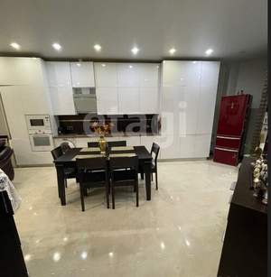 2-к квартира, вторичка, 71м2, 1/4 этаж