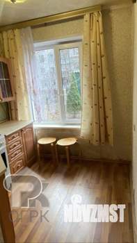 2-к квартира, вторичка, 42м2, 1/5 этаж