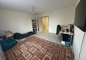 2-к квартира, вторичка, 63м2, 1/17 этаж