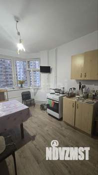 2-к квартира, вторичка, 63м2, 10/17 этаж