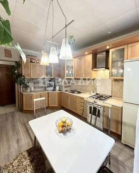 3-к квартира, вторичка, 77м2, 10/10 этаж